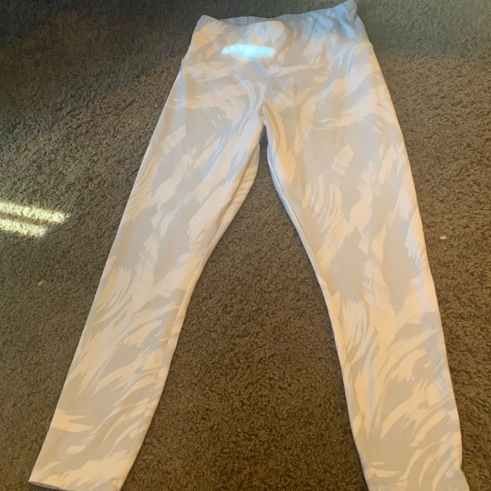 White patterned leggings